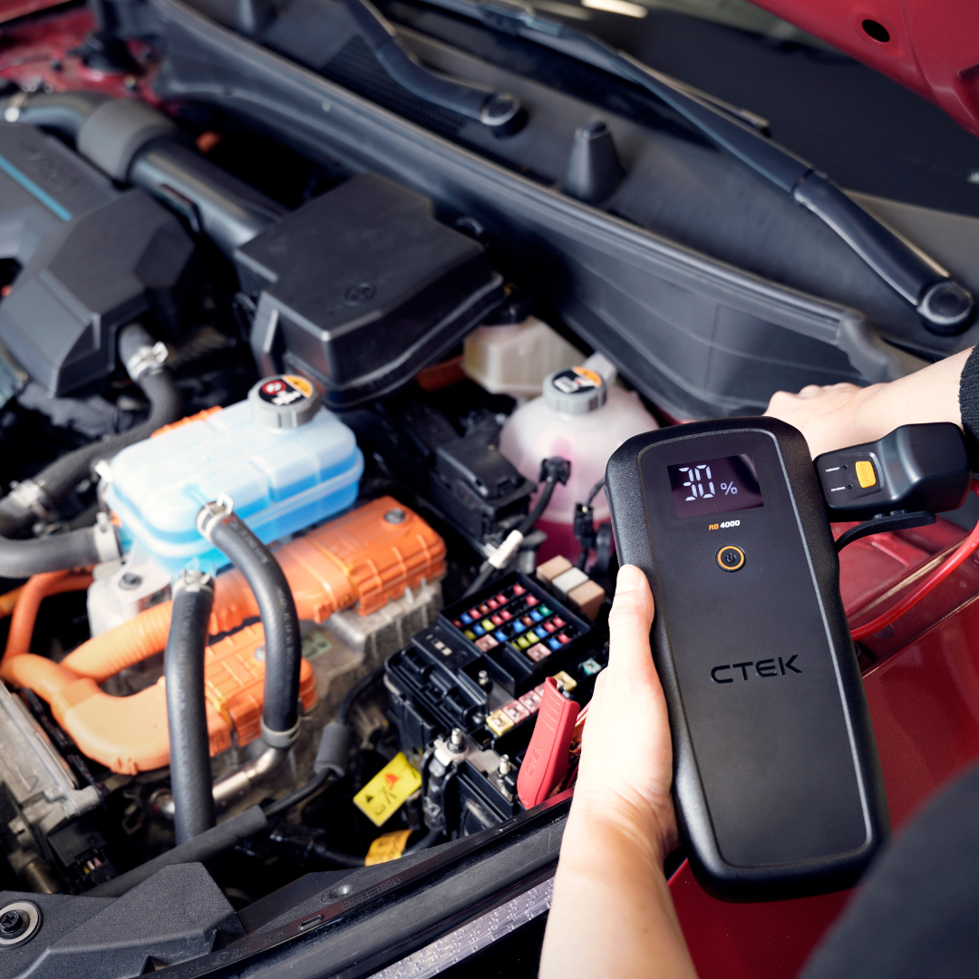 CTEK RB 4000 Portable Battery Booster and Jump Starter
